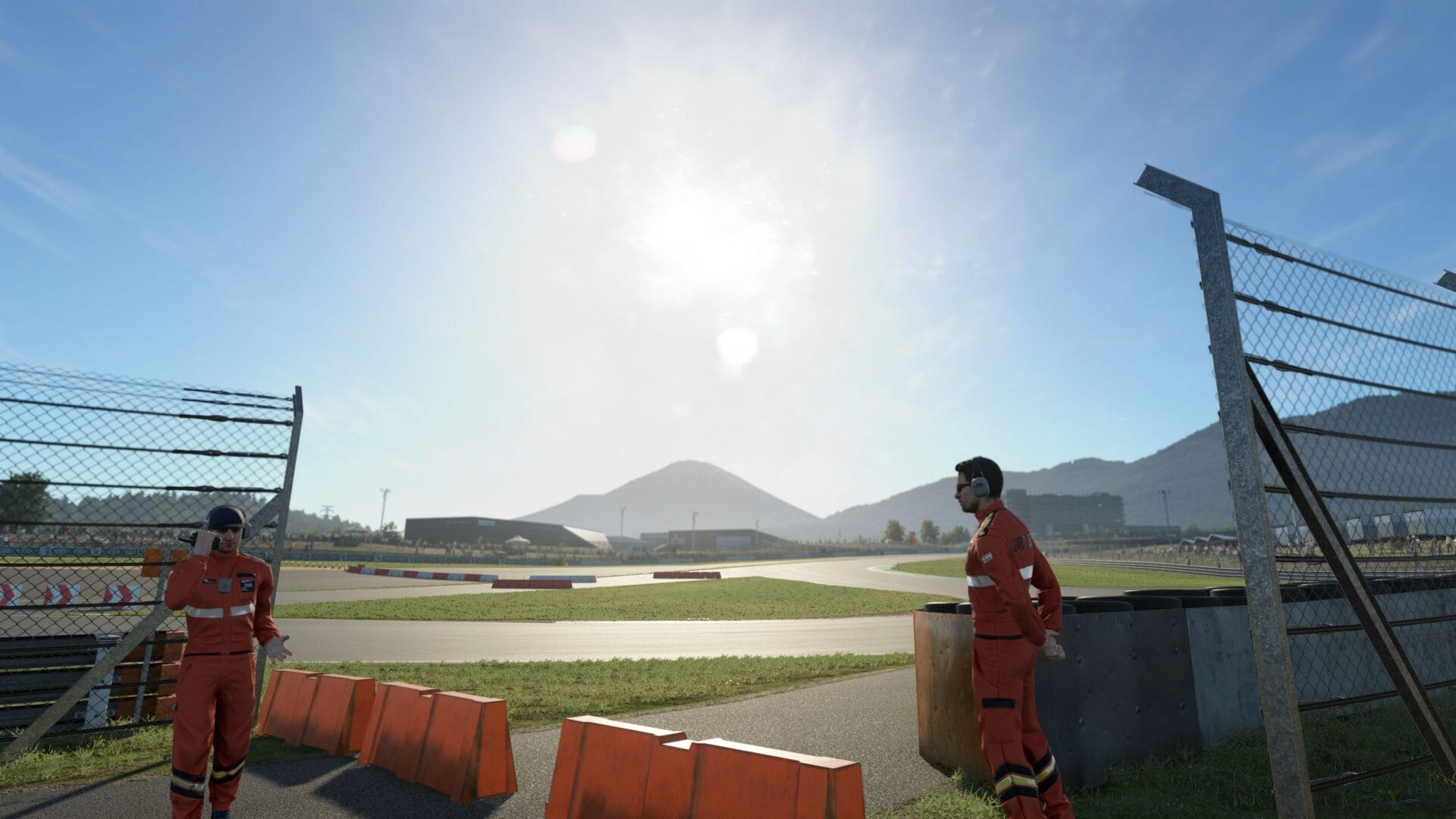 El Fuji Speedway en Assetto Corsa Evo Actualización 0.1.6, con autos NPC en primer plano